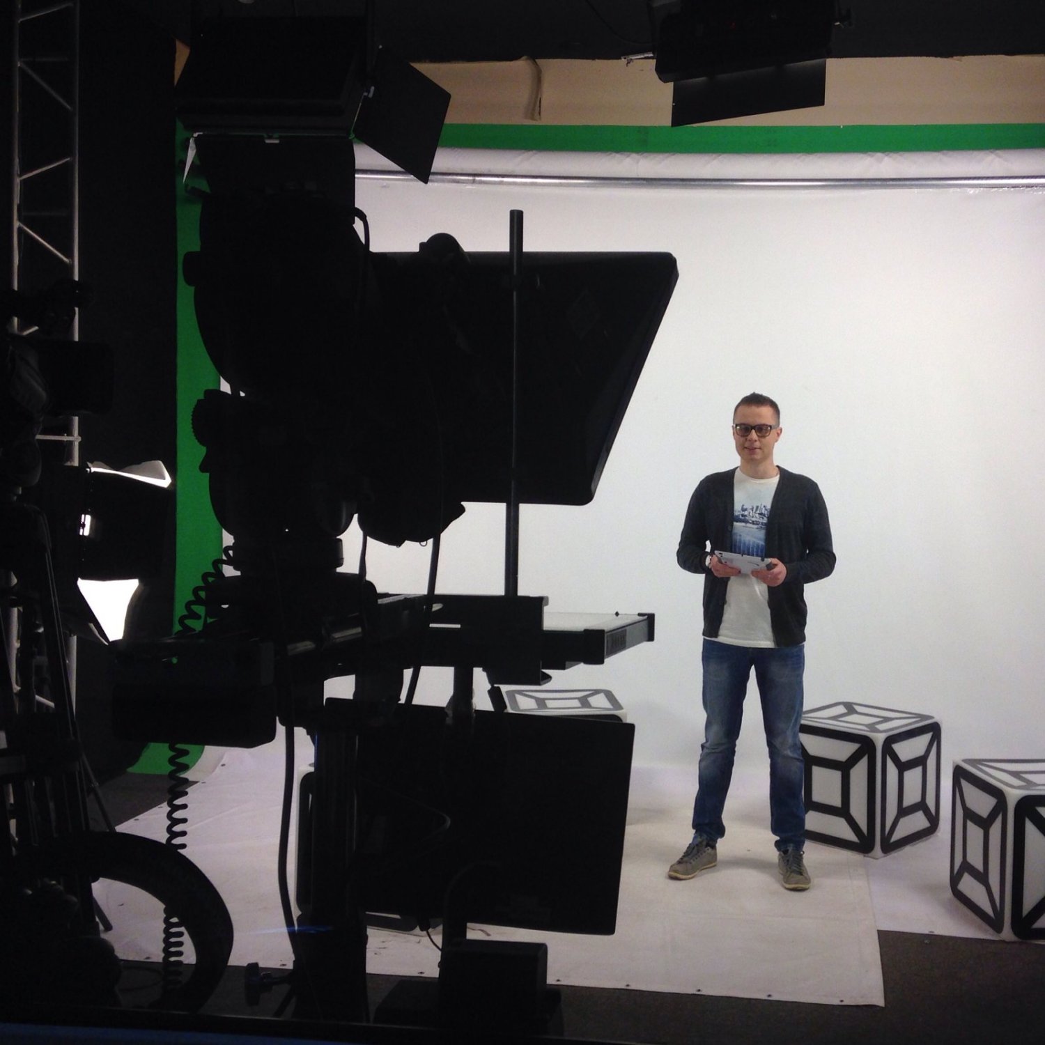 Вячеслав Ловчиков - телеведущий, ведущий мероприятий&nbsp;Ведущий Вячеслав Ловчиков : 