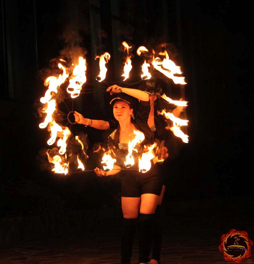 Fire show&nbsp;Шоу-группа "Игры с огнём" : 