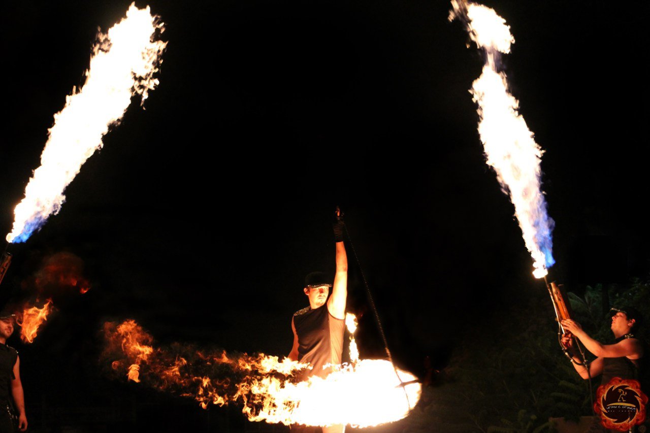 Fire show&nbsp;Шоу-группа "Игры с огнём" : 