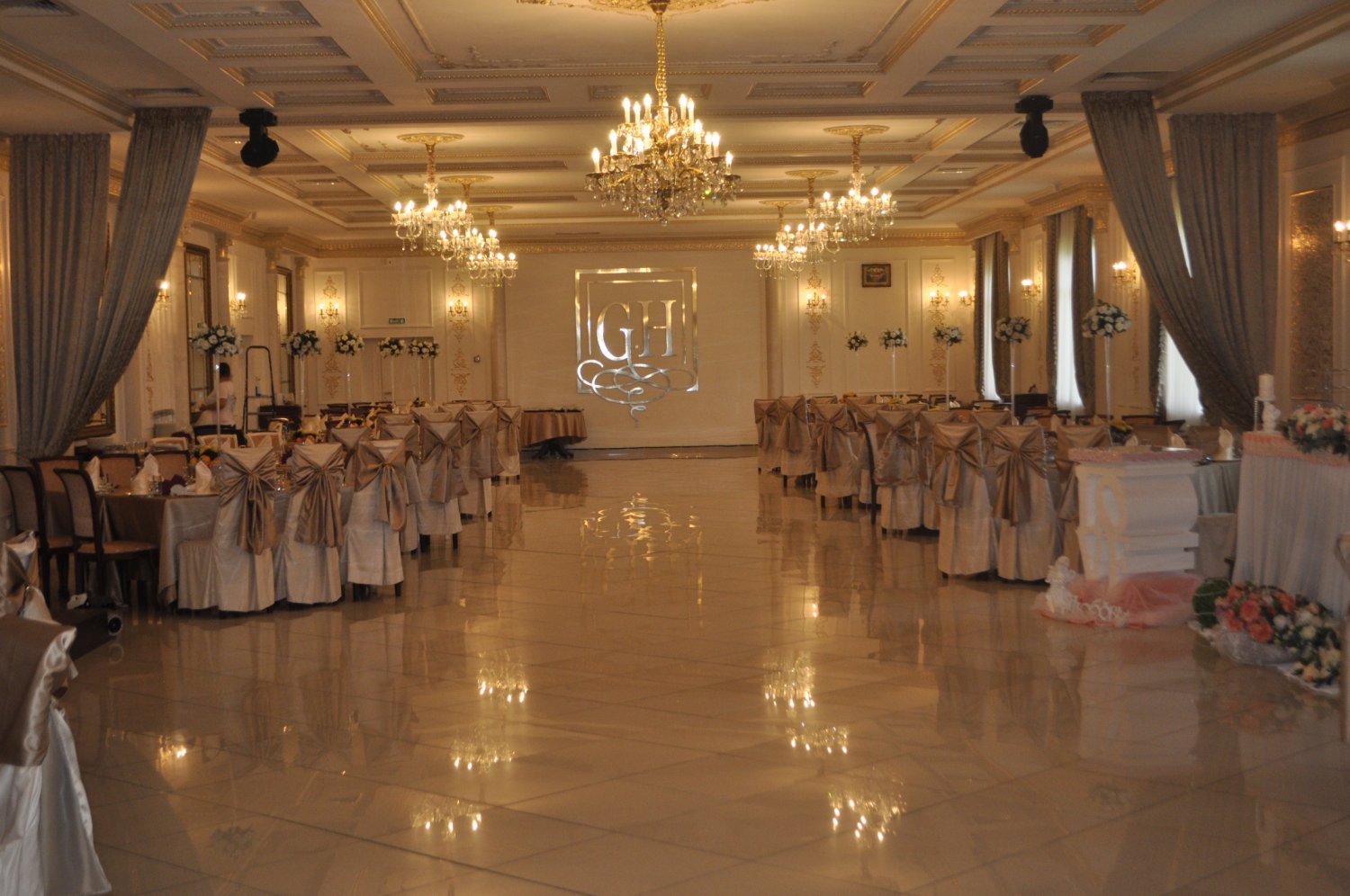 Интерьер&nbsp;Ресторан & банкет hall "Геворговъ hall " : 