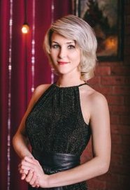 Ведущая ярких событий