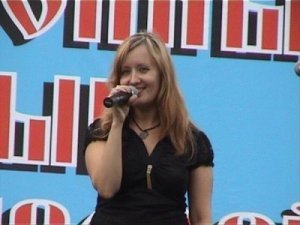 Ведущая праздников и певица Мери Волкова