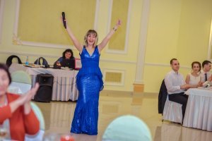 Ведущая праздников Алина